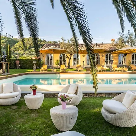 Villa Wine Estate In Hills